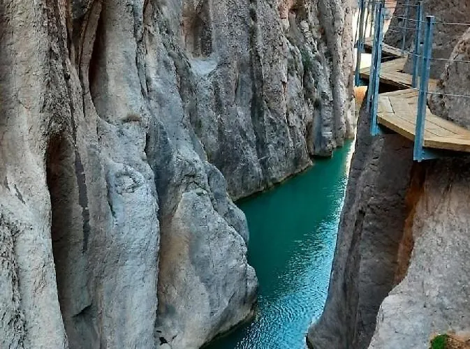 El Mirador De La Fuente Las Cuevas de Cañart
